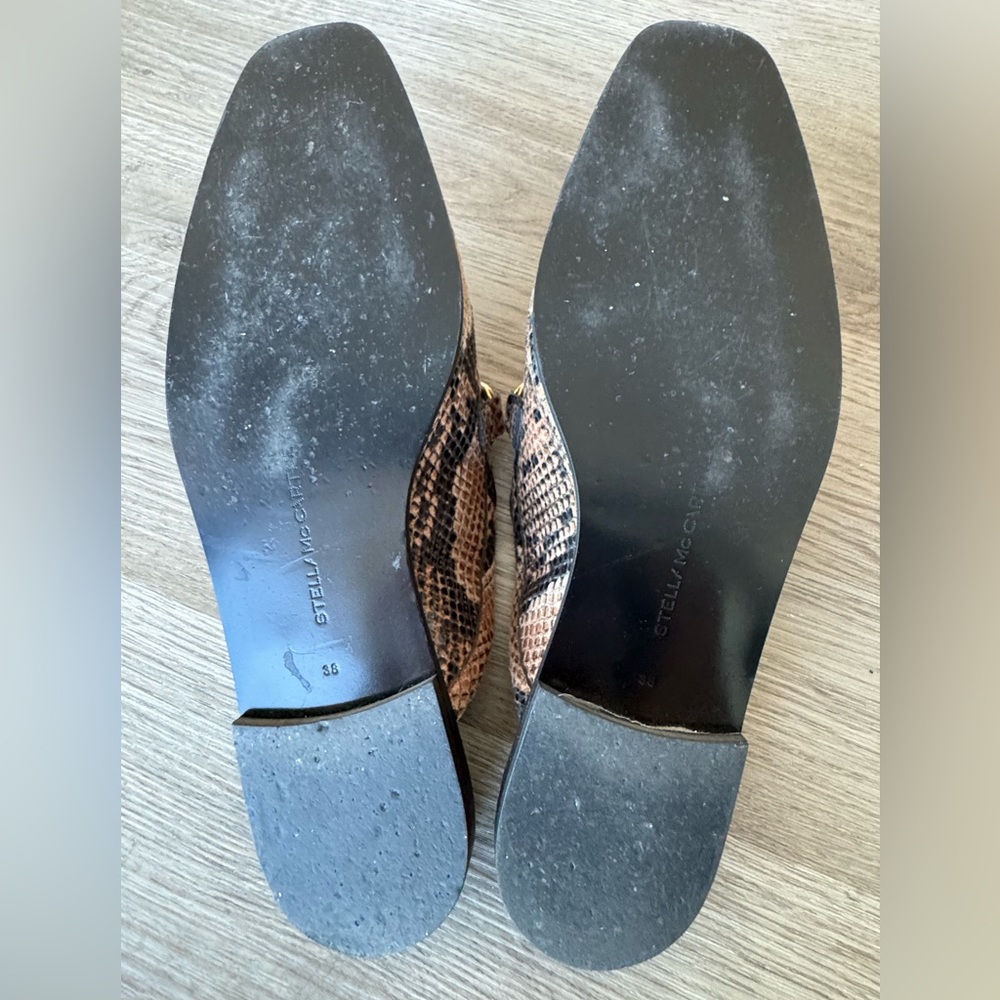 Stella McCartney Snake Print Mules with Gold Chain - Picture 5 of 7
